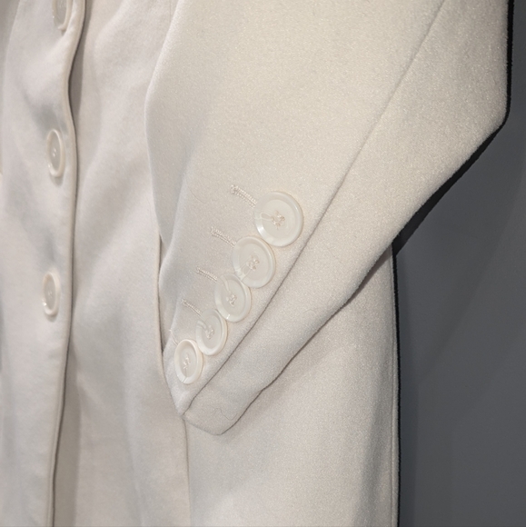 Elegant Winter Pea Coat Creme Coloured Ricki's Size Medium - Picture 5 of 7